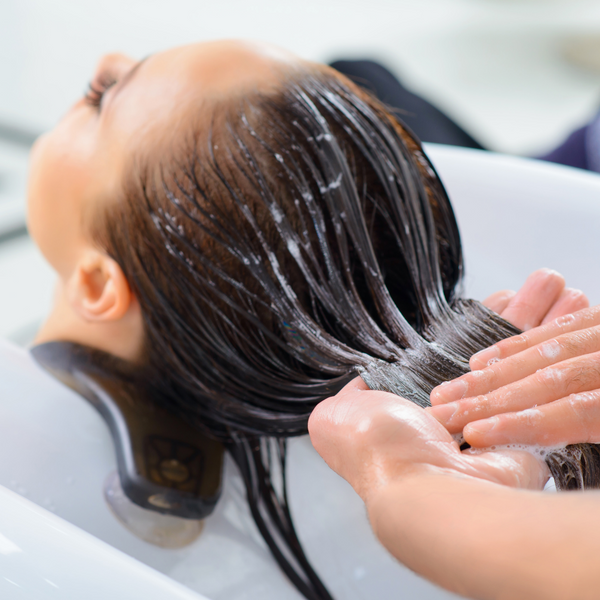 haare_gesundeshaare_hopfhaut_haarausfall_detox_ozontherapie_phototerapie_kopfmassage_schuppen_harrfollikulitis_tonteraphie_argilateraphie_quedacapilar