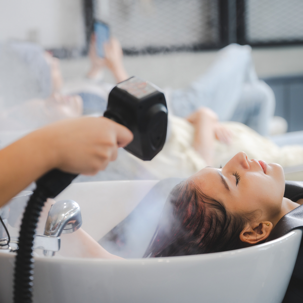 Haar-Detox mit Ozontherapie und Haar Pflege.