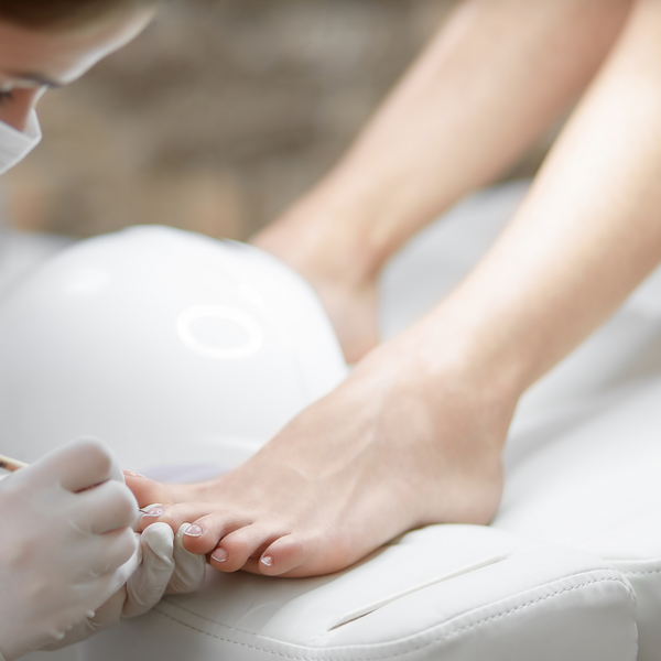 Fusspflege_pediküre_fuss_nägel_naildesign_hornhaut_fussmassage_nagellack_shellack_kallus_feet_nails